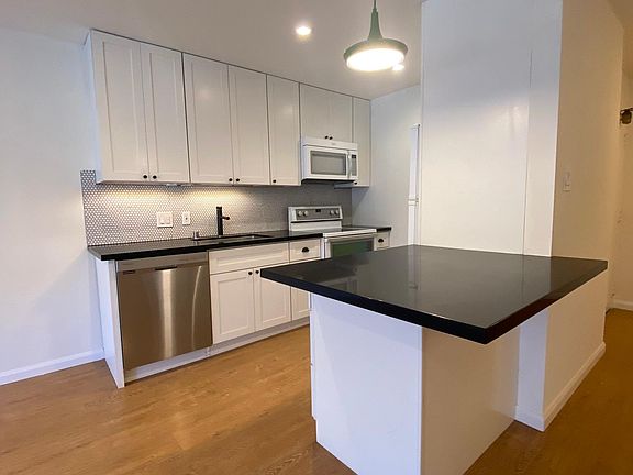 2nd image of 250 Connecticut St APT 2