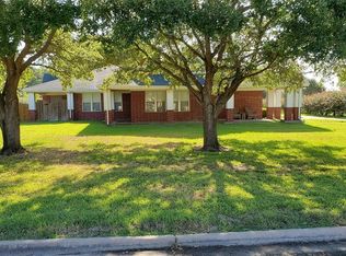 106 Keuper Ave, Schulenburg, TX 78956
