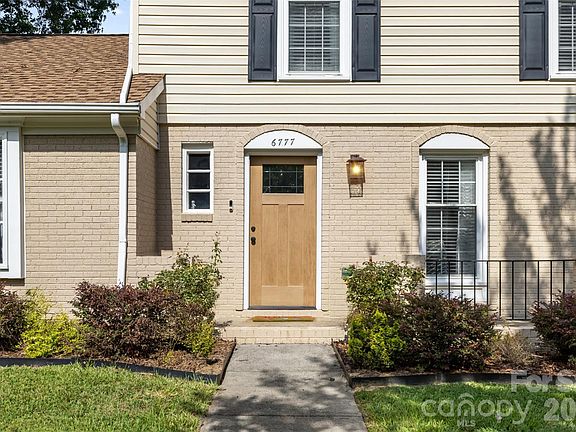 3rd image of 6777 Stoney Ridge Rd