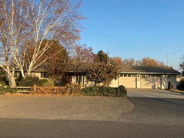 1st image of 2949 Winona Ln