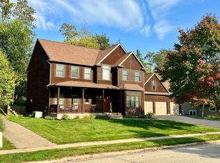 2543 Sunny Meadow Ln, Red Wing, MN 55066