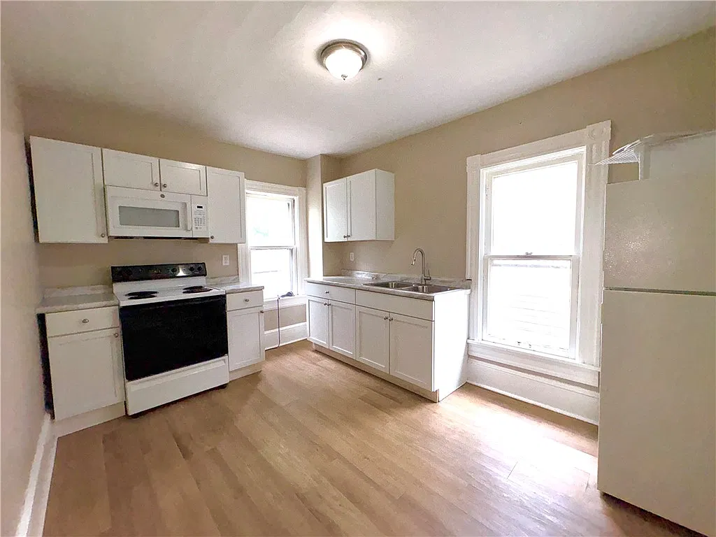 1 bed, 1992 sqft, $1,000 — Photo 4