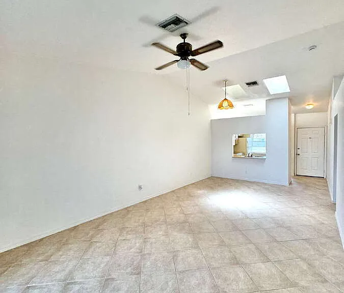 320 SW 3rd Pl #2 — Photo 8