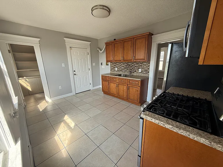 123 Pearl St #3 — Photo 3