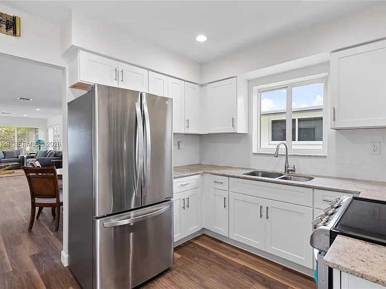 1715 Jefferson St — Photo 18