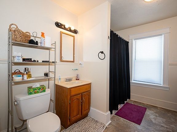 5th image of 104 1/2 Rodney St