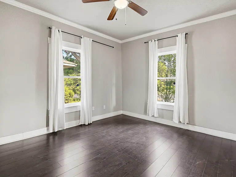 1629 W Woodlawn Ave — Photo 22