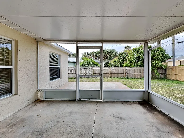 2538 SW Dawn St — Photo 20