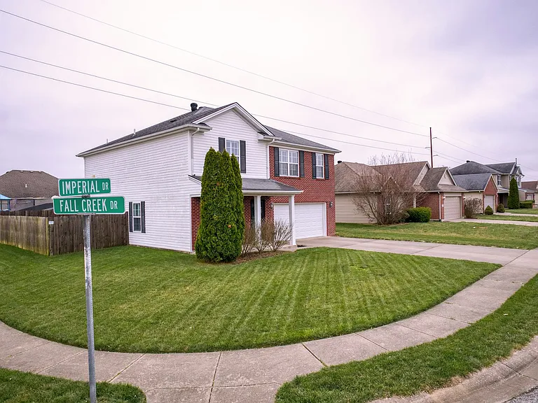 4880 Imperial Dr — Photo 12