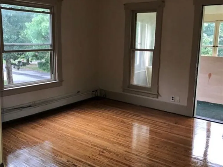 325-327 Grand Ave #325 — Photo 7