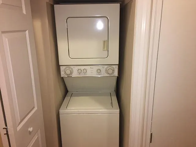 In-unit washer/dryer