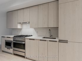 160 Kingsway Cres