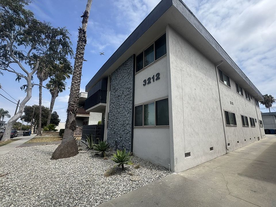 1st image of 3212 W 84th Pl