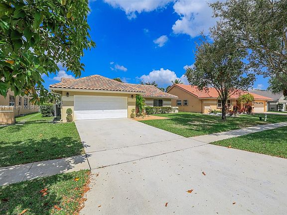 3rd image of 16361 NW 11th St