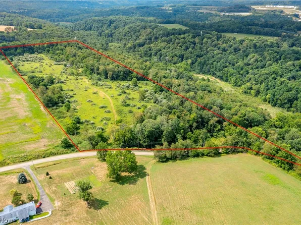 5272 Chase Rd SE, Carrollton, OH 44615