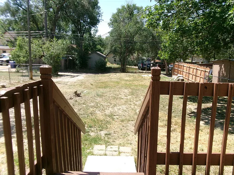 2429 E Monument St — Photo 15
