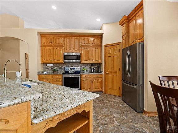 3rd image of 3 Saint Andrews Ct