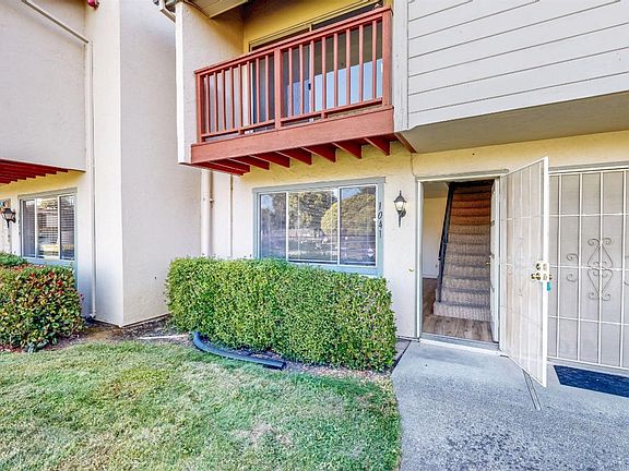 5th image of 1041 Golf Course Drive