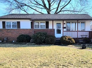 4605 Meadow Ln, Lorain, OH 44055