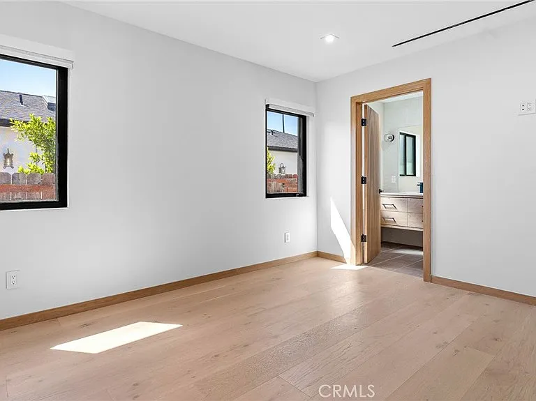 514 W Washington Blvd — Photo 25
