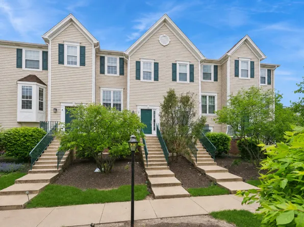 1106 Village Center Pkwy Unit 3, Aurora, IL 60506