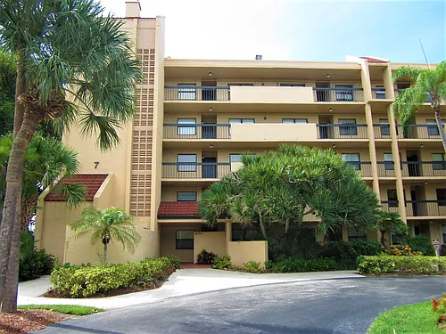 600 Egret Cir Photo 1