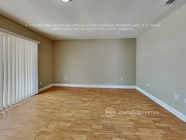 614 W Windhorst Rd — Photo 4