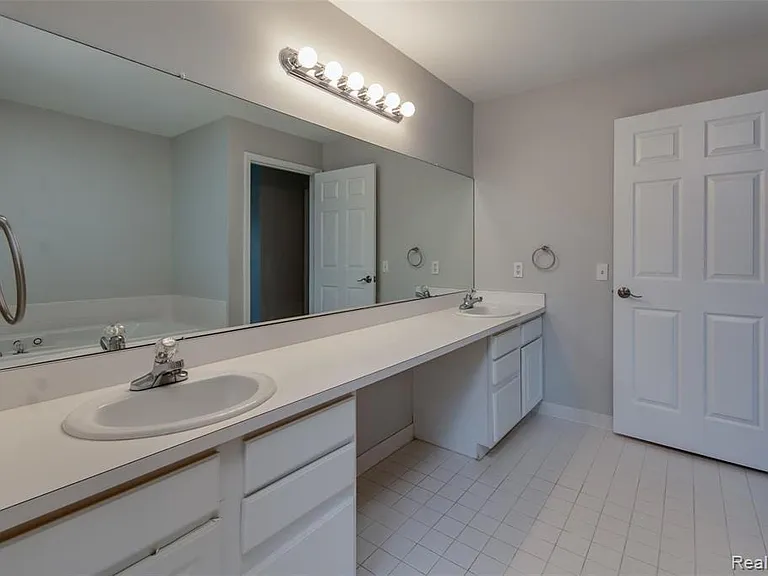 51334 W Hills Dr — Photo 19