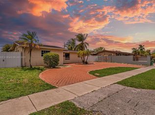 7920 NW 171st St, Hialeah, FL 33015