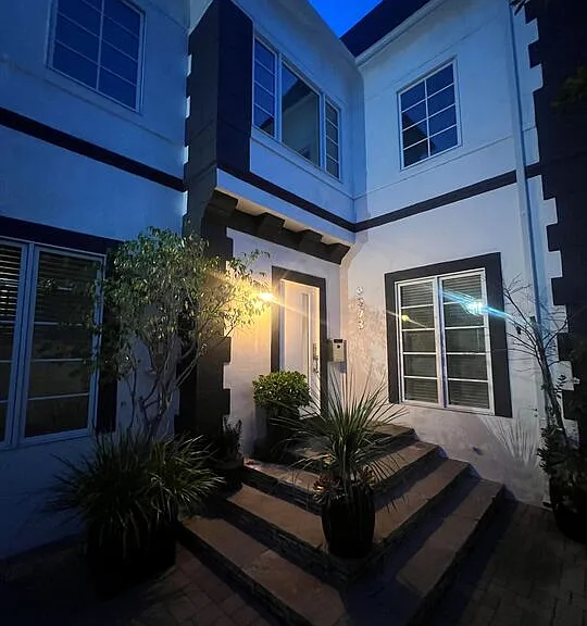 9373 W Olympic Blvd — Photo 4
