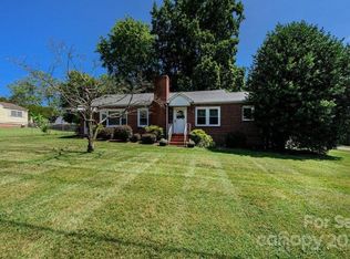 213 22nd Ave NE, Hickory, NC 28601