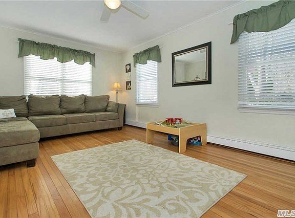 3rd image of 403 Gazzola Dr