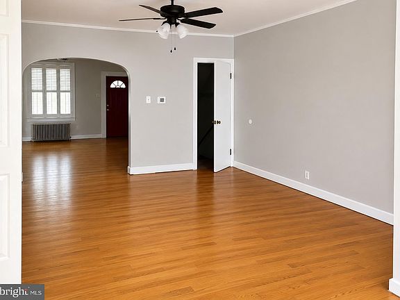4th image of 135 2nd Ave