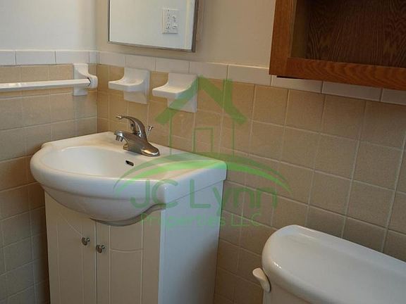 5th image of 1733 Mill St APT 1