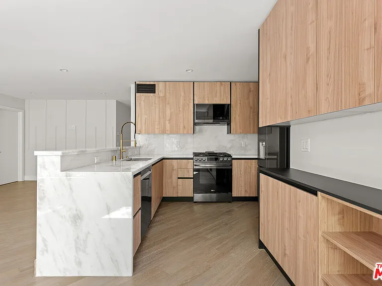 1450 S Crescent Heights Blvd — Photo 5