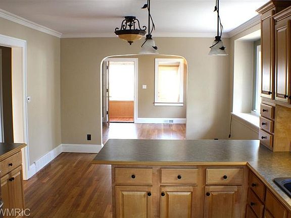 4th image of 2215 Camden Ave SW