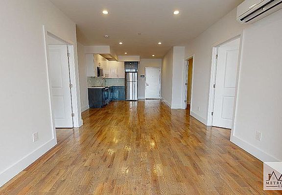 5th image of 13828 Queens Blvd APT 6D