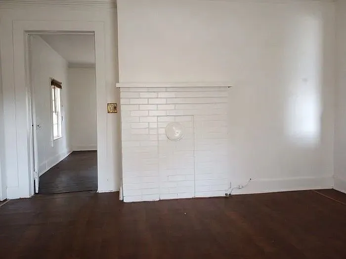 2 bed, 1.0 bath, $1,050 — Photo 3