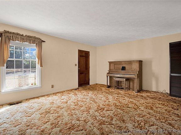 5th image of 222 Rainier Dr