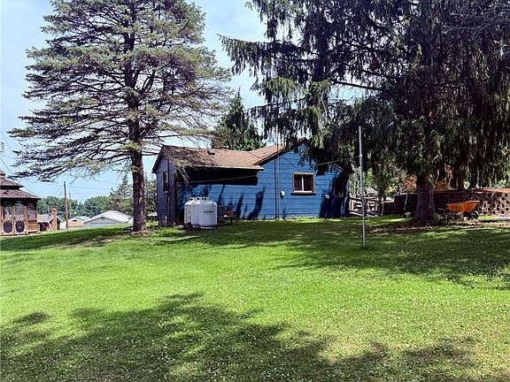4th image of 1988 Herbert Ave