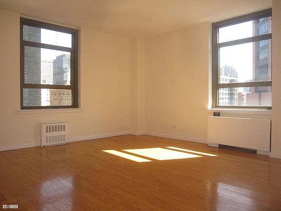 4th image of 4 Park Ave APT 14K
