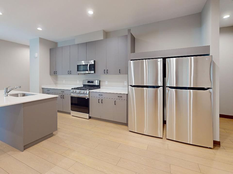 1st image of 1314 8th St SE #102
