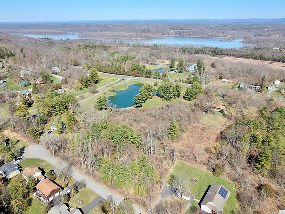 4th image of 27 Appalachian Drive