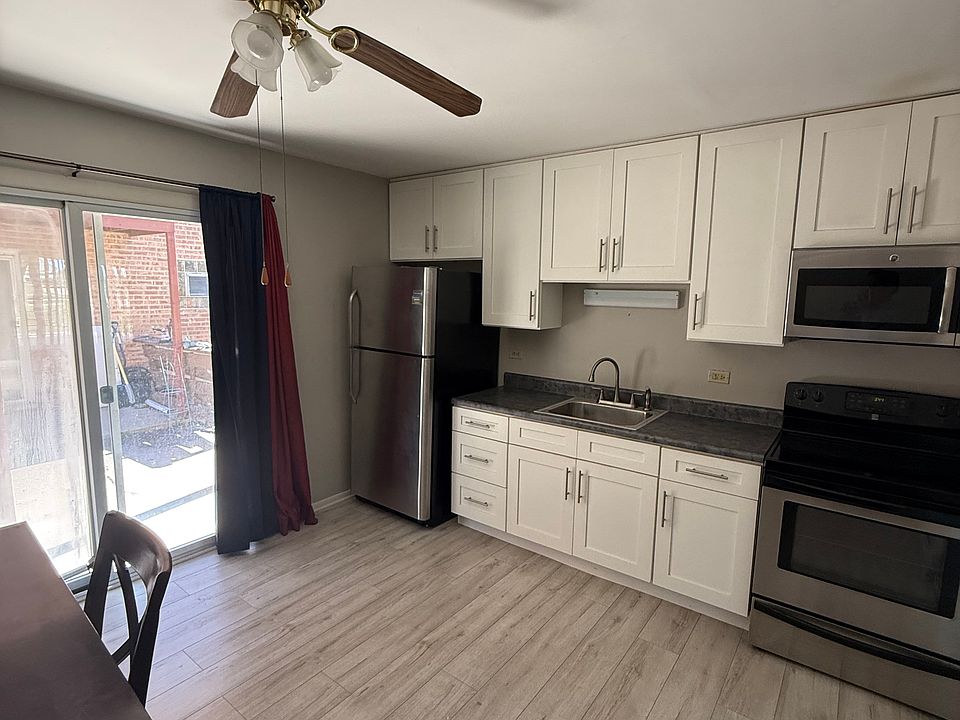 1st image of 7701 S Roberts Rd APT 1W