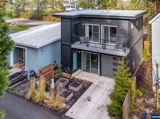 2022 Village Center Dr SE, Salem, OR 97302
