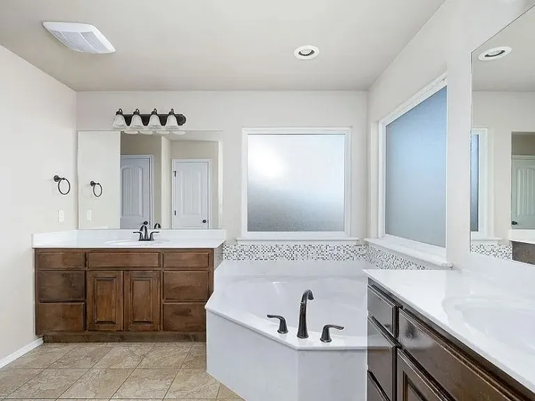13332 S 21st Pl — Photo 17