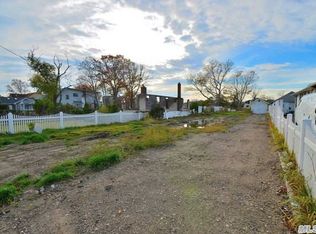 10 E Hamilton Ave #A, Massapequa, NY 11758