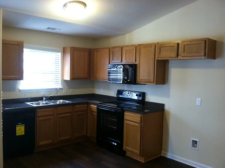 30 Miller Park Cir — Photo 3