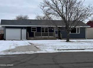 707 Clark Ave, Larimore, ND 58251