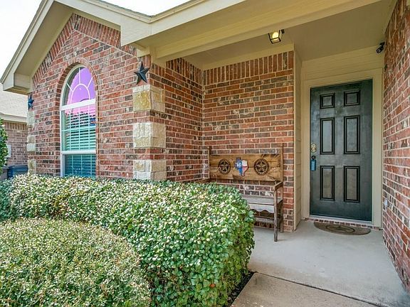 3rd image of 8205 Deer Bluff Ln